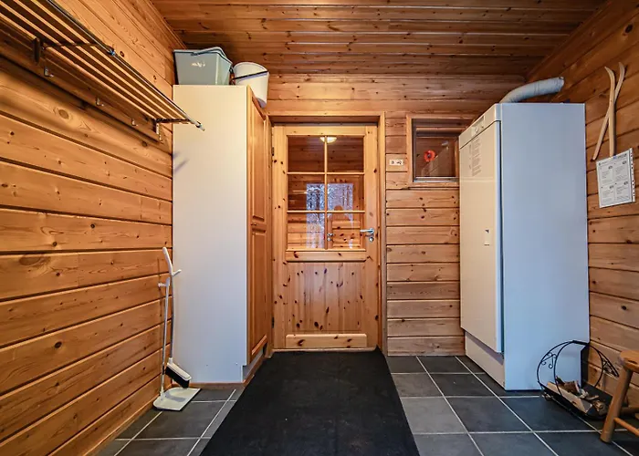 Snow Center 8b By Aavalevi Levi